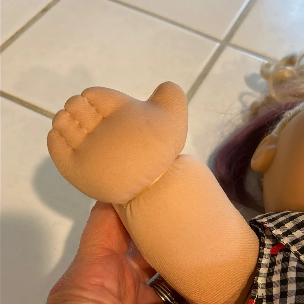 Vintage 2004 Play Along Cabbage Patch Doll with Black and White Top - Picture 15 of 16